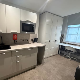 Silver Room - Image 10